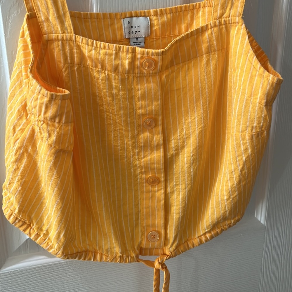 Crop top - Picture 3 of 5
